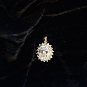 Gorgeous 6ct White Sapphire 925 Sterling Pendant